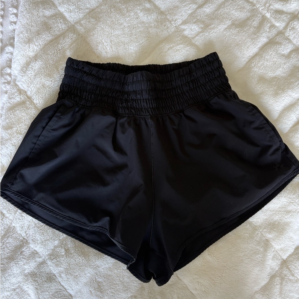 Offline by Aerie 2in Hot Stuff High Rise Shorts